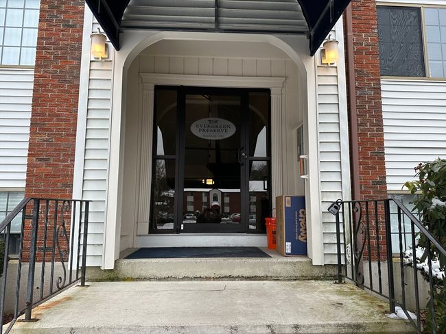 UNIT-6 - 1700 Skyline Dr, Condo with 2 bedrooms, 1 bathrooms and 2 parking in Lowell MA | Image 5