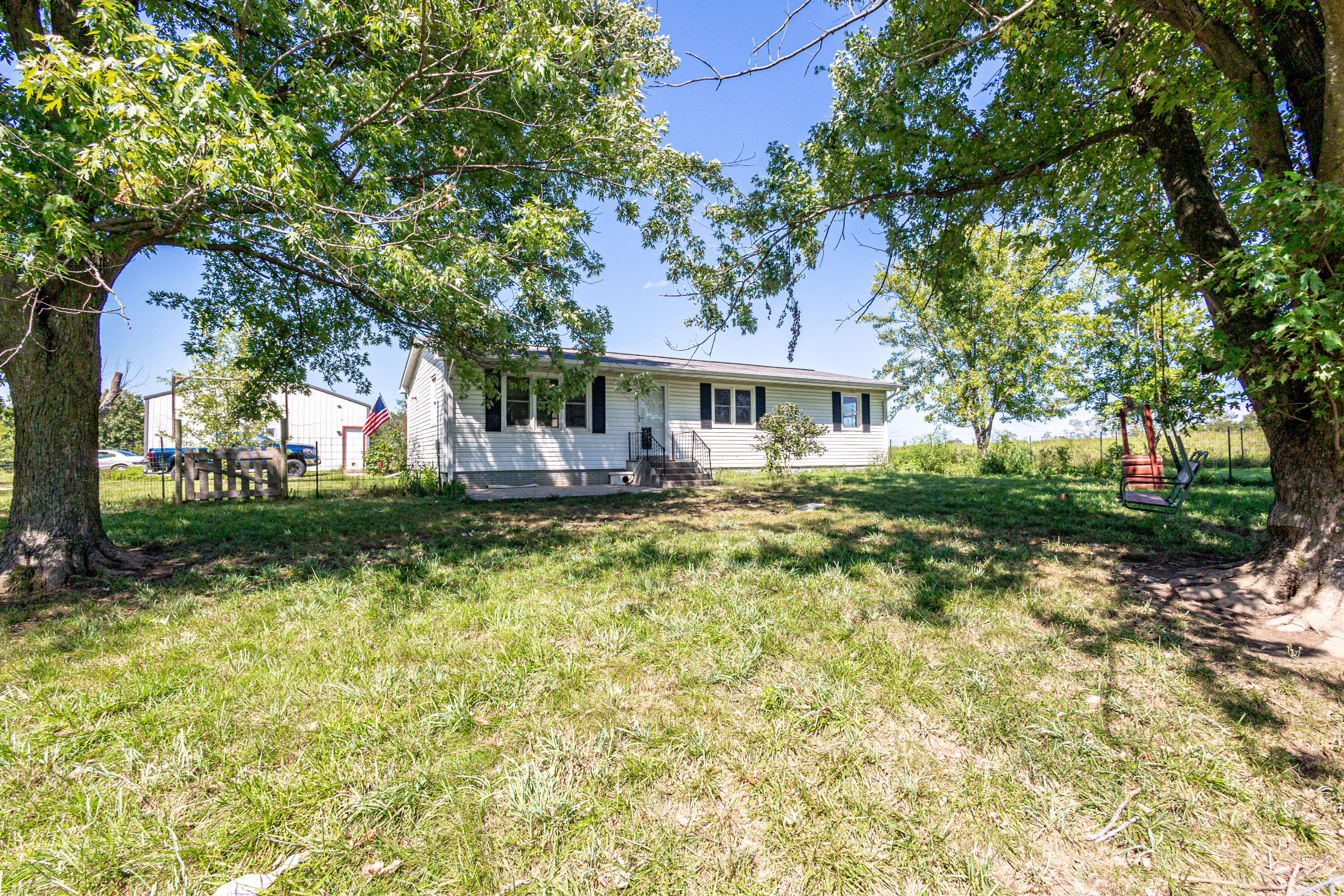 Private Road 1232 , Moberly, MO 65270