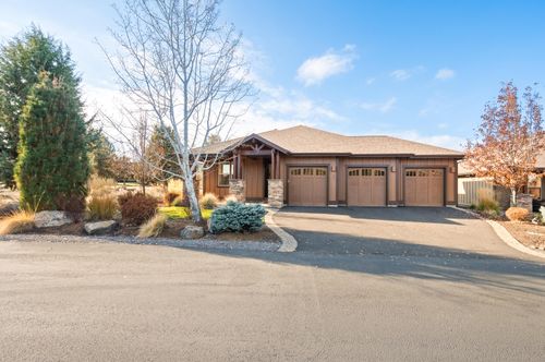 291 Sun Vista Dr, Redmond, OR, 97756-7142 | Card Image