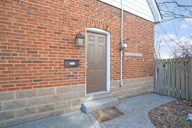 76 Cloverhill Rd, House other with 3 bedrooms, 3 bathrooms and 3 parking in Hamilton ON | Image 10