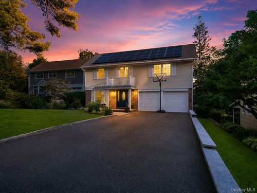 36 Combes Dr, Manhasset, NY, 11030-2205 | Card Image