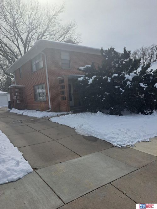 1525 Dakota St, Lincoln, NE, 68502-4627 | Card Image