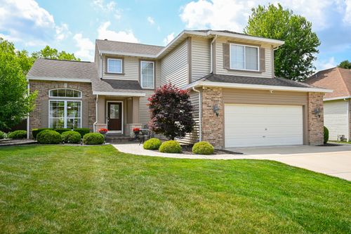 678 Larch Dr, Carol Stream, IL, 60188-4431 | Card Image