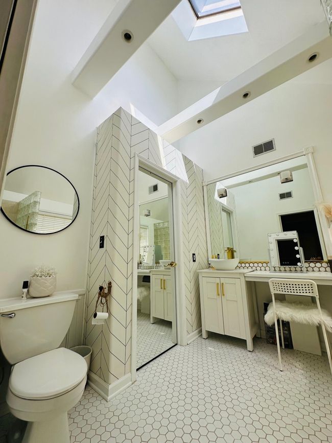 Primary Bedroom Bathroom has a gorgeous | Image 19