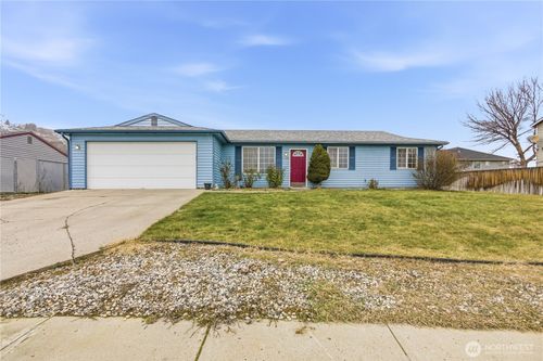 1720 Lincoln Park Cir, Wenatchee, WA, 98801-9408 | Card Image