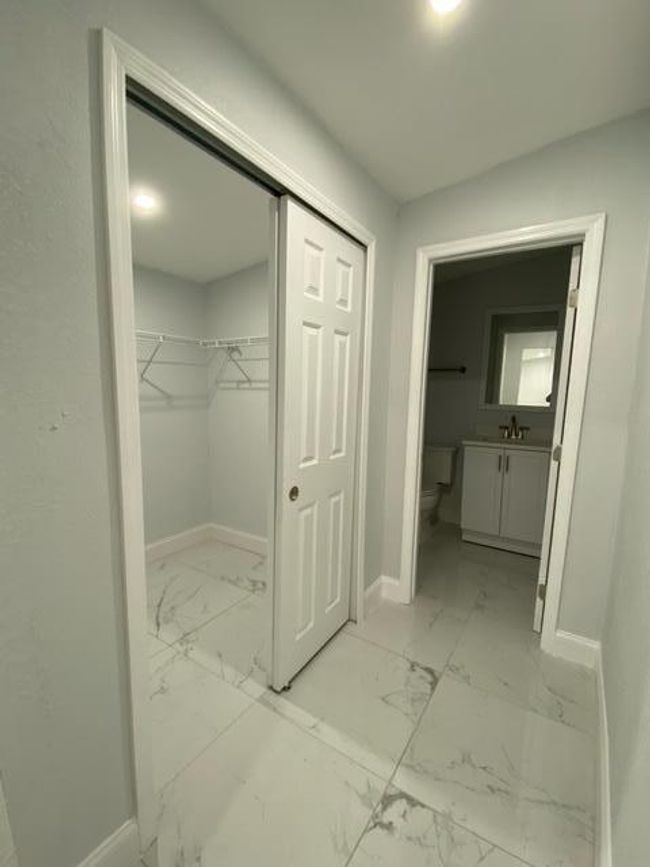 811 Se 12 Th St, House other with 3 bedrooms, 2 bathrooms and null parking in Okeechobee FL | Image 8