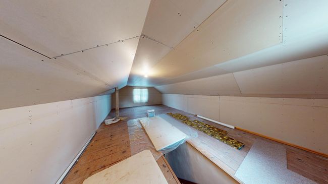 Upper Level | Image 20