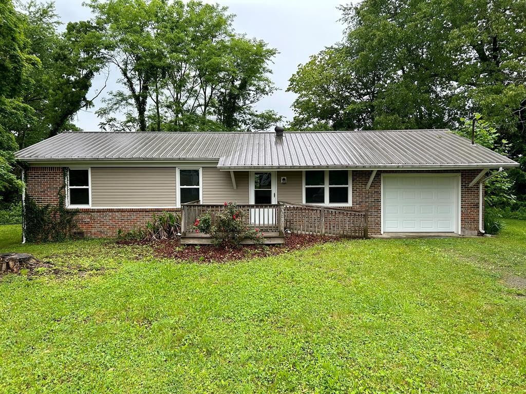 Mccoy St, Spencer, TN 38585