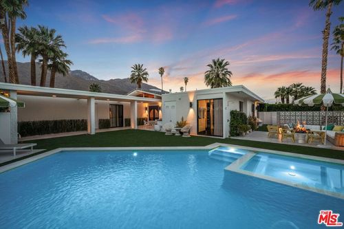 994 E Balboa Cir, Palm Springs, CA, 92264-9405 | Card Image