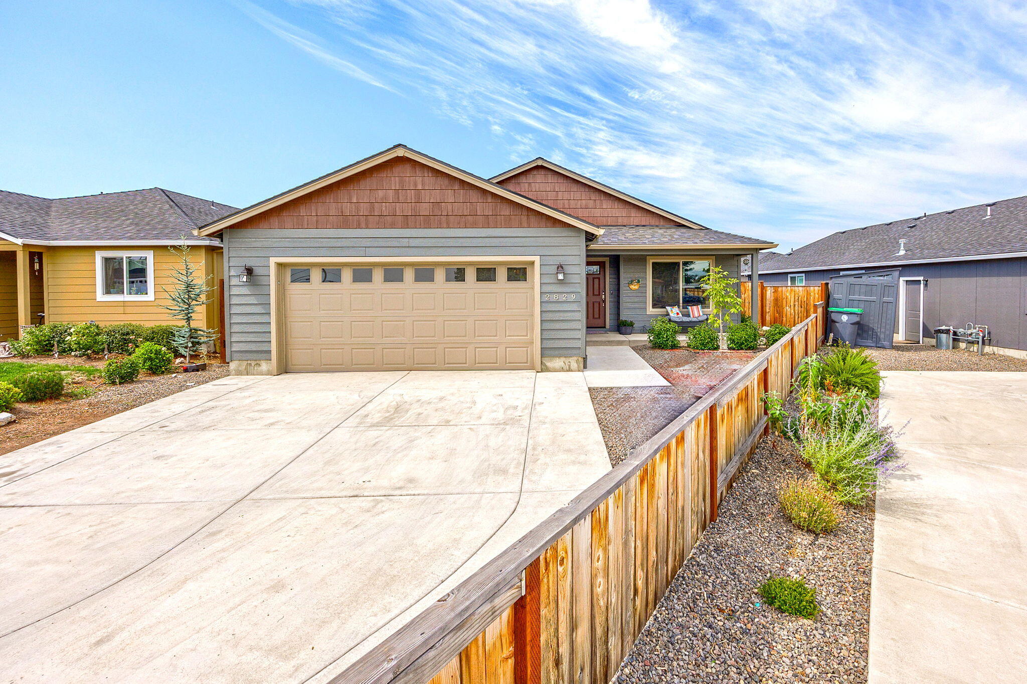 Caster Ln, Medford, OR 97501