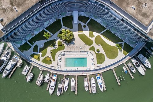 622-and-620-900 Bay Dr, Miami Beach, FL, 33141 | Card Image