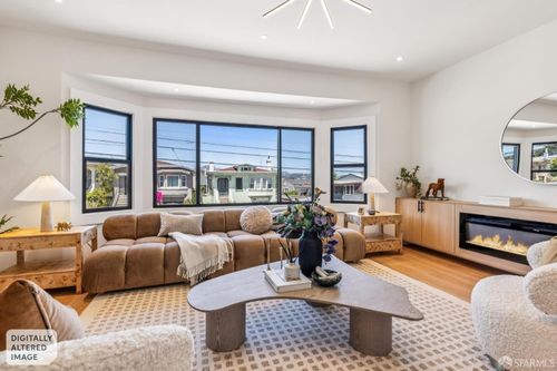 323 Chicago Way, San Francisco, CA, 94112-4558 | Card Image