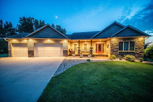 1322 Frontier Rd Se, Byron, MN, 55920-6013 | Card Image