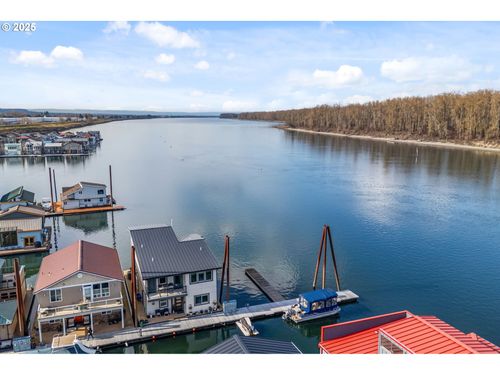e10-18525 Ne Marine Dr, Portland, OR, 97230-7385 | Card Image