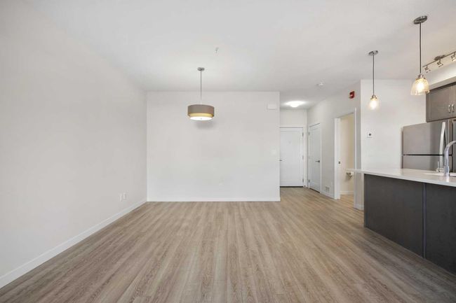 12 - 30 Shawnee Common Sw, Condo with 2 bedrooms, 3 bathrooms and 1 parking in Calgary AB | Image 7