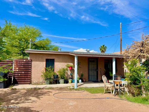 2002 W Lawrence Rd, Phoenix, AZ, 85015-1107 | Card Image