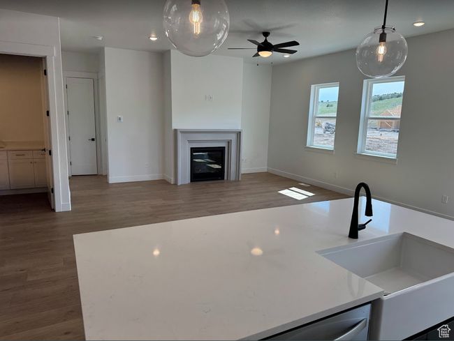 1226 Crest Dale Ln, House other with 3 bedrooms, 2 bathrooms and 2 parking in Santaquin UT | Image 6