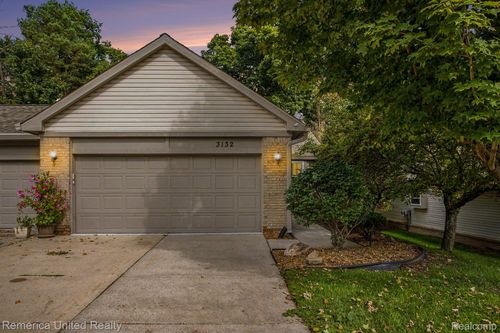 3132 Harbor Ct, Waterford, MI, 48328-2594 | Card Image