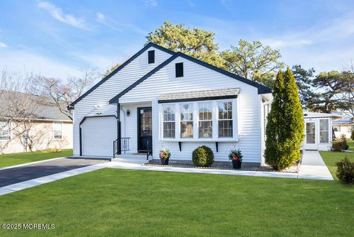 64-6 Berkeley St, Whiting, NJ, 08759-3246 | Card Image