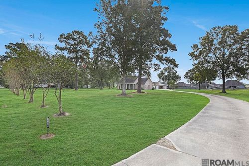 14238 Brown Rd, Denham Springs, LA, 70726-6916 | Card Image