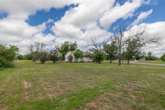 1101 W Hall St, House other with 3 bedrooms, 2 bathrooms and null parking in Bangs TX | Image 29