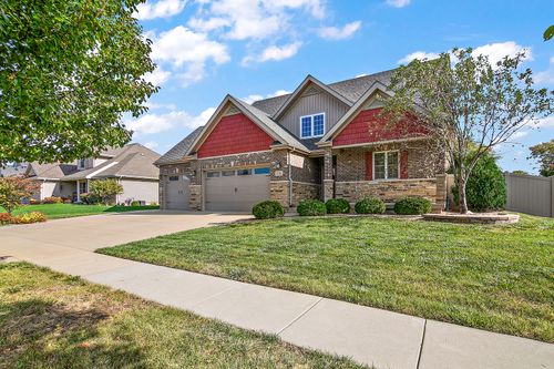 1230 Eagle Bluff Dr, Bourbonnais, IL, 60914-5520 | Card Image