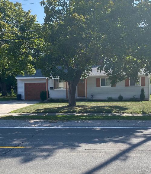 3139 Weiss St, Saginaw, MI, 48602-3502 | Card Image