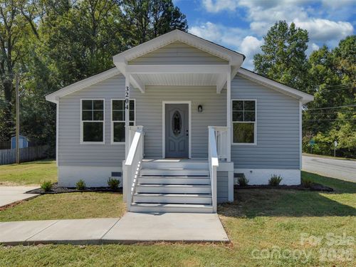 3204 Amay James Ave, Charlotte, NC, 28208-7106 | Card Image