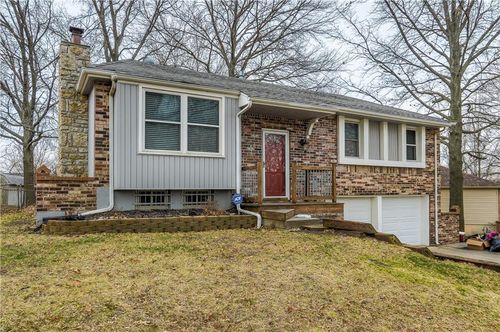 1709 N Hanover Ave, Independence, MO, 64056-1424 | Card Image