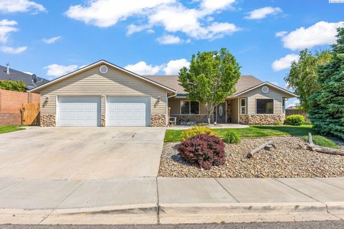 1335 W Grandview Ave, Sunnyside, WA, 98944 | Card Image