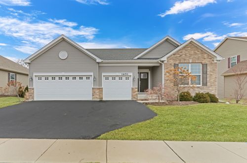 1651 Innsbrook Ct, Fox Lake, IL, 60020-2261 | Card Image