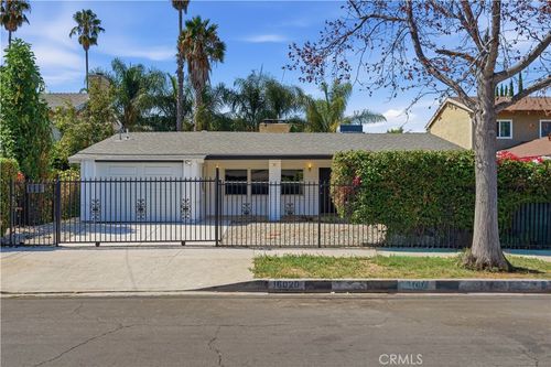 16020 Kittridge St, Lake Balboa, CA, 91406-5902 | Card Image