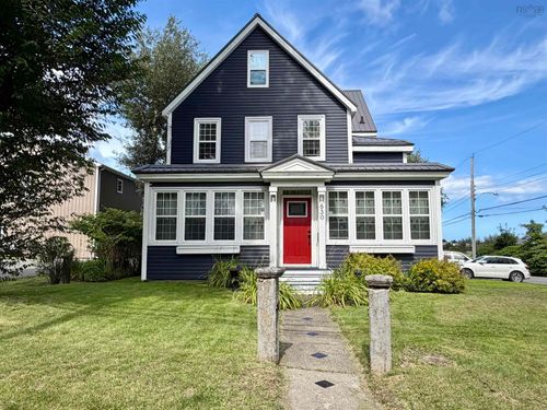 830 Main St, House with 4 bedrooms, 2 bathrooms and null parking in Glace Bay NS | Card Image