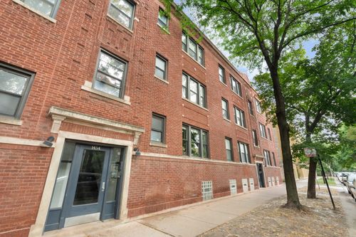 1e-1454 W Roscoe St, Chicago, IL, 60657-9481 | Card Image