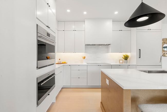 5 - 145 Warren St, Condo with 2 bedrooms, 3 bathrooms and null parking in Newton MA | Image 6