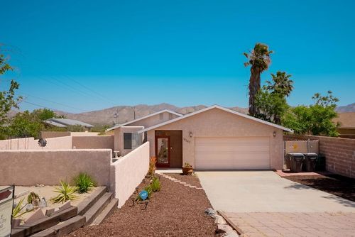 9247 Navajo Trl, Morongo Valley, CA, 92256-9228 | Card Image
