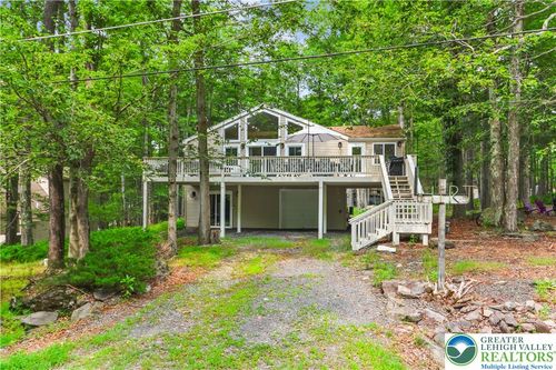 111 Chitimacha Dr, POCONO LAKE, PA, 18347-8136 | Card Image