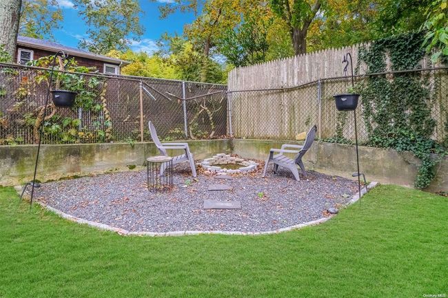 6 Mars Rd, House other with 3 bedrooms, 2 bathrooms and null parking in Rocky Point NY | Image 22