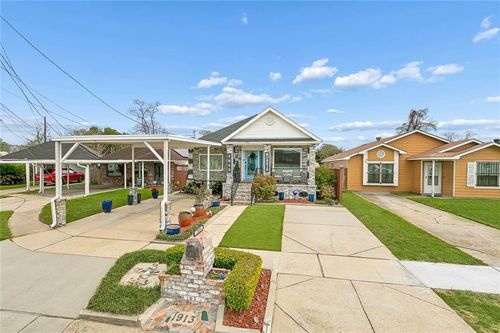 1913 Constantine Dr, Marrero, LA, 70072-6731 | Card Image