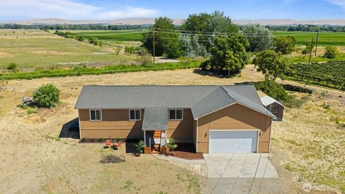70 Tamara Pl, Toppenish, WA, 98948-9300 | Card Image