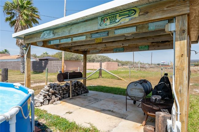 Covered BBQ area! | Image 30