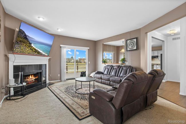 FAMILY ROOM | Image 18