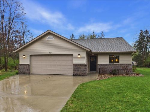 440 Tony St, Osceola, WI, 54020-8192 | Card Image