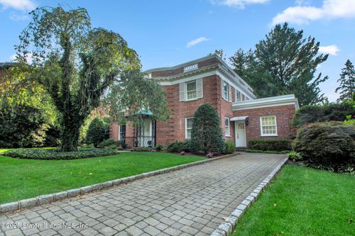 142 Bertha Pl, Staten Island, NY, 10301-3807 | Card Image
