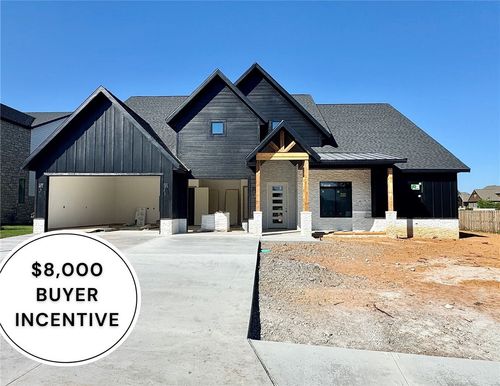 930 Gallatin St, Bentonville, AR, 72712-4389 | Card Image