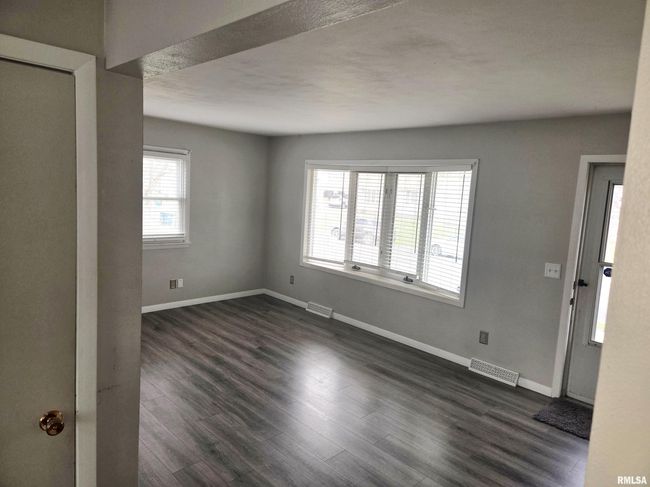 502 N 5 Th St, House other with 3 bedrooms, 1 bathrooms and null parking in Eldridge IA | Image 8