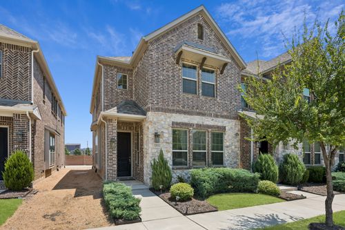 12826 Perrin Ln, Farmers Branch, TX, 75234-1318 | Card Image