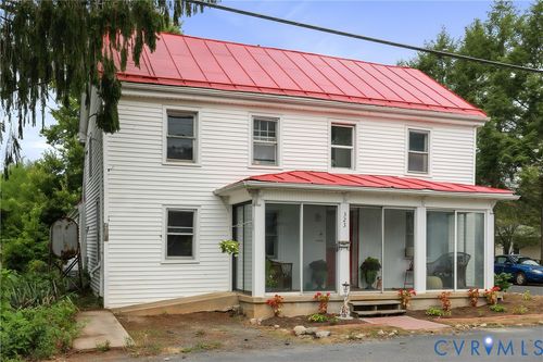 323 N Church St, Woodstock, VA, 22664-1716 | Card Image