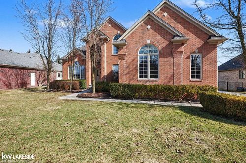 57240 Covington Dr, Washington Township, MI, 48094-3158 | Card Image