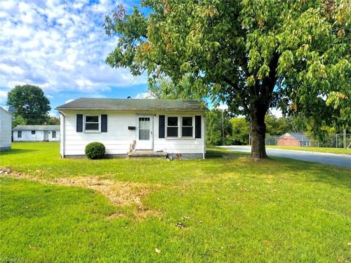 2300 Kersey St, Greensboro, NC, 27406-3902 | Card Image